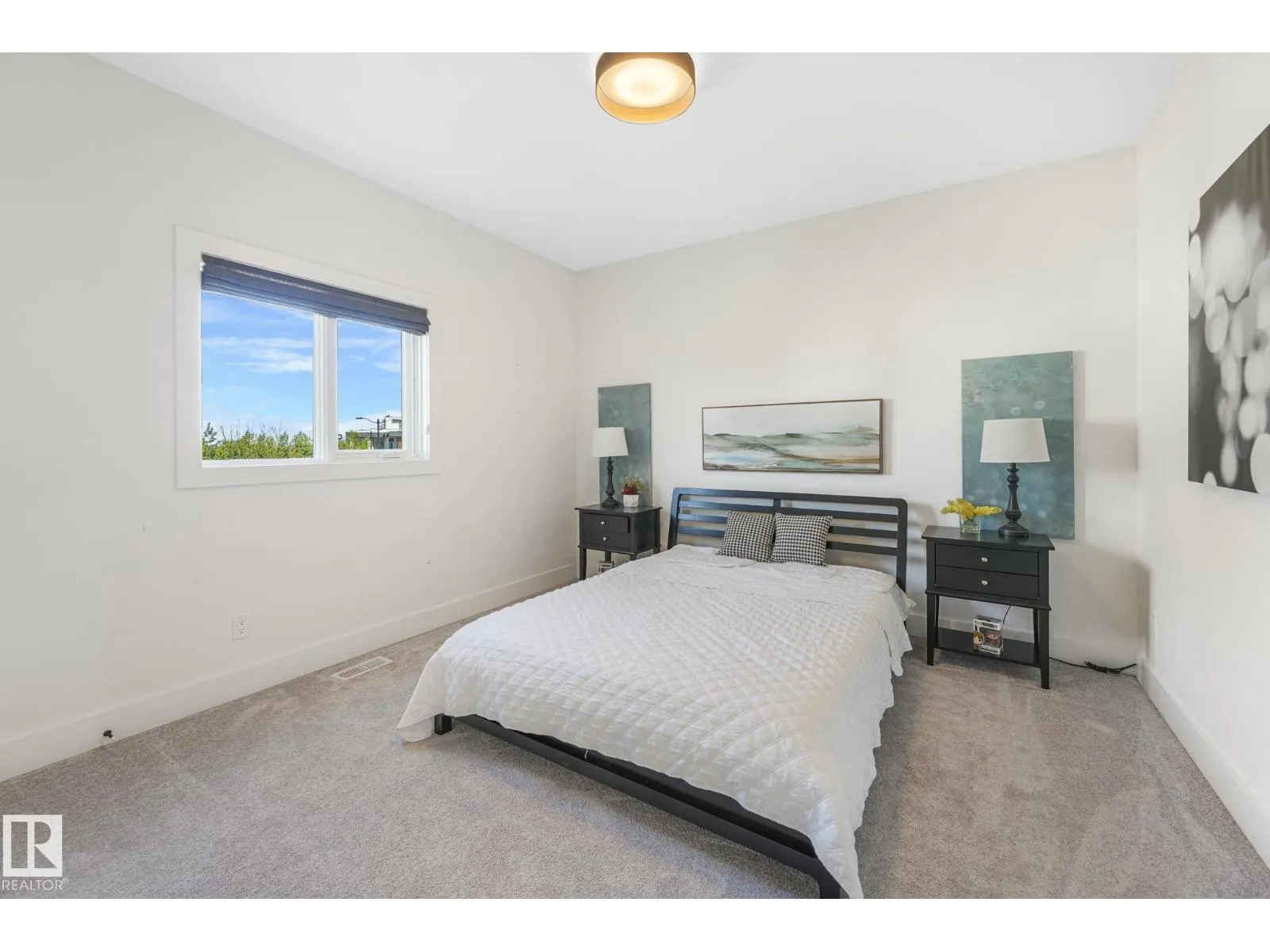 1493 howes crescent CR SW SW