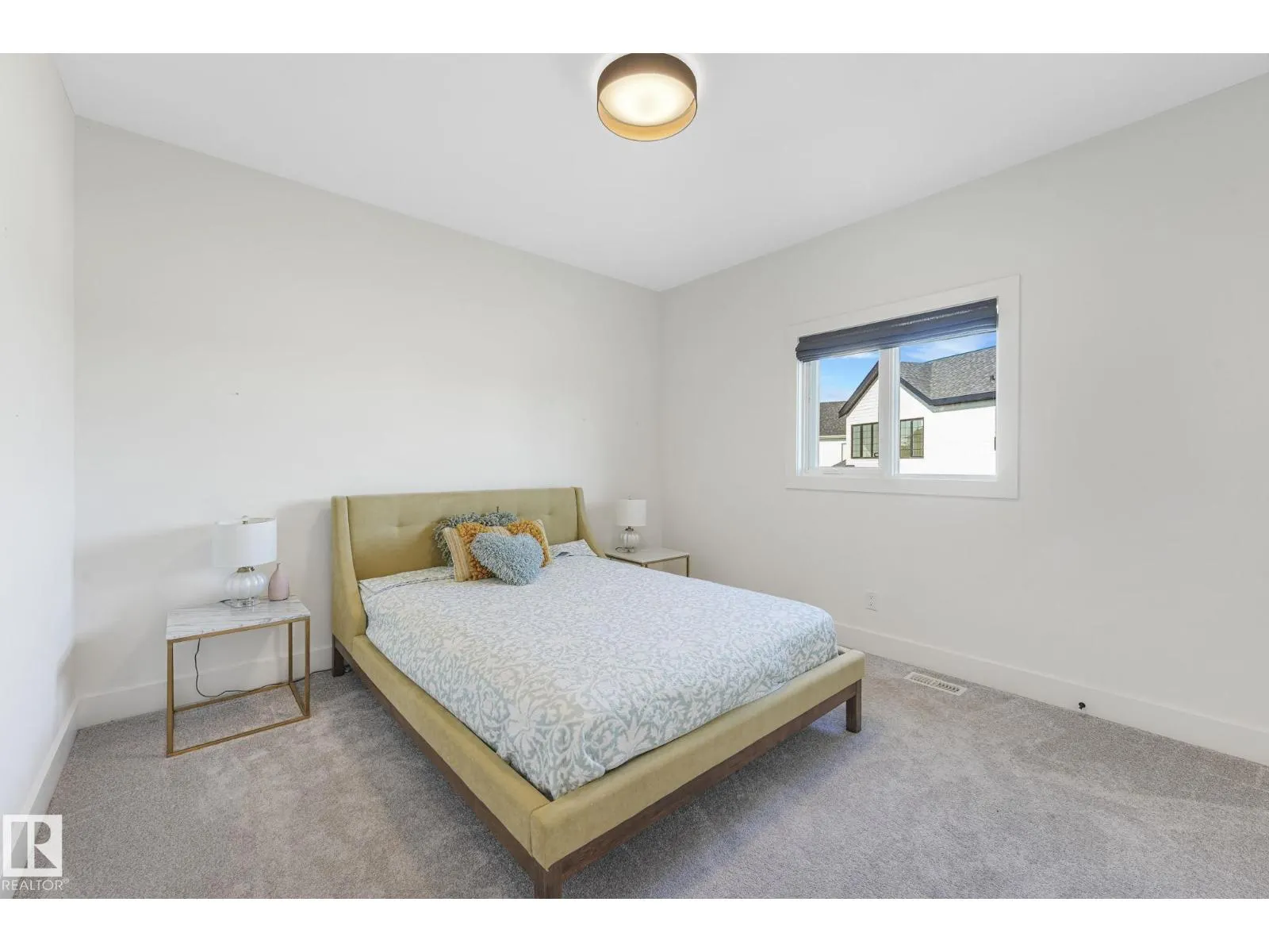 1493 howes crescent CR SW SW