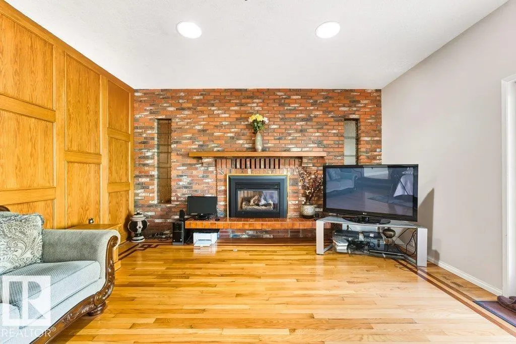 7550 ELLERSLIE RD SW