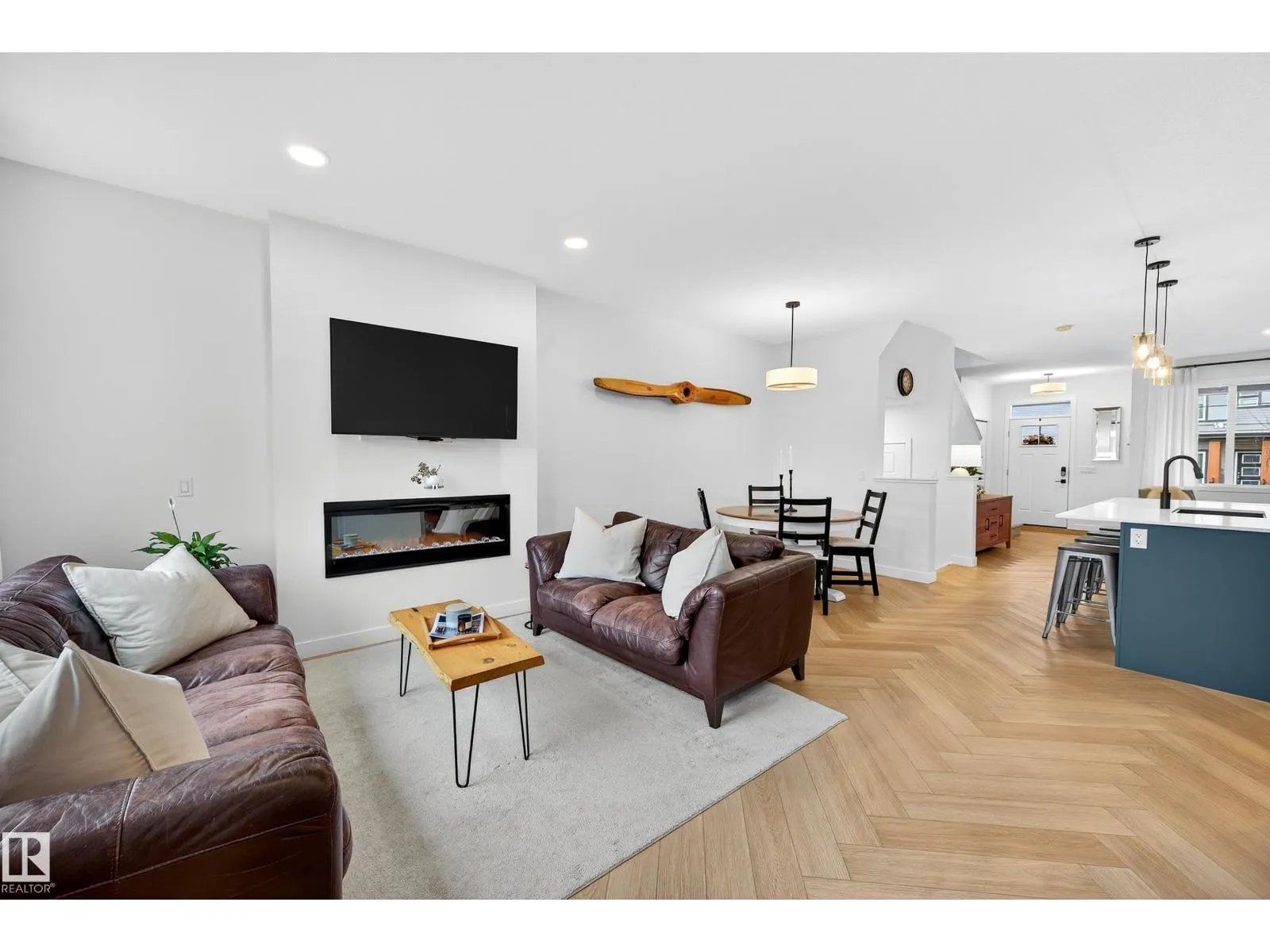 3847 CHRUSTAWKA PL SW