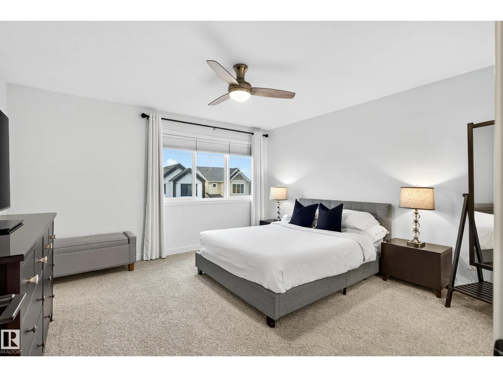 3847 CHRUSTAWKA PL SW