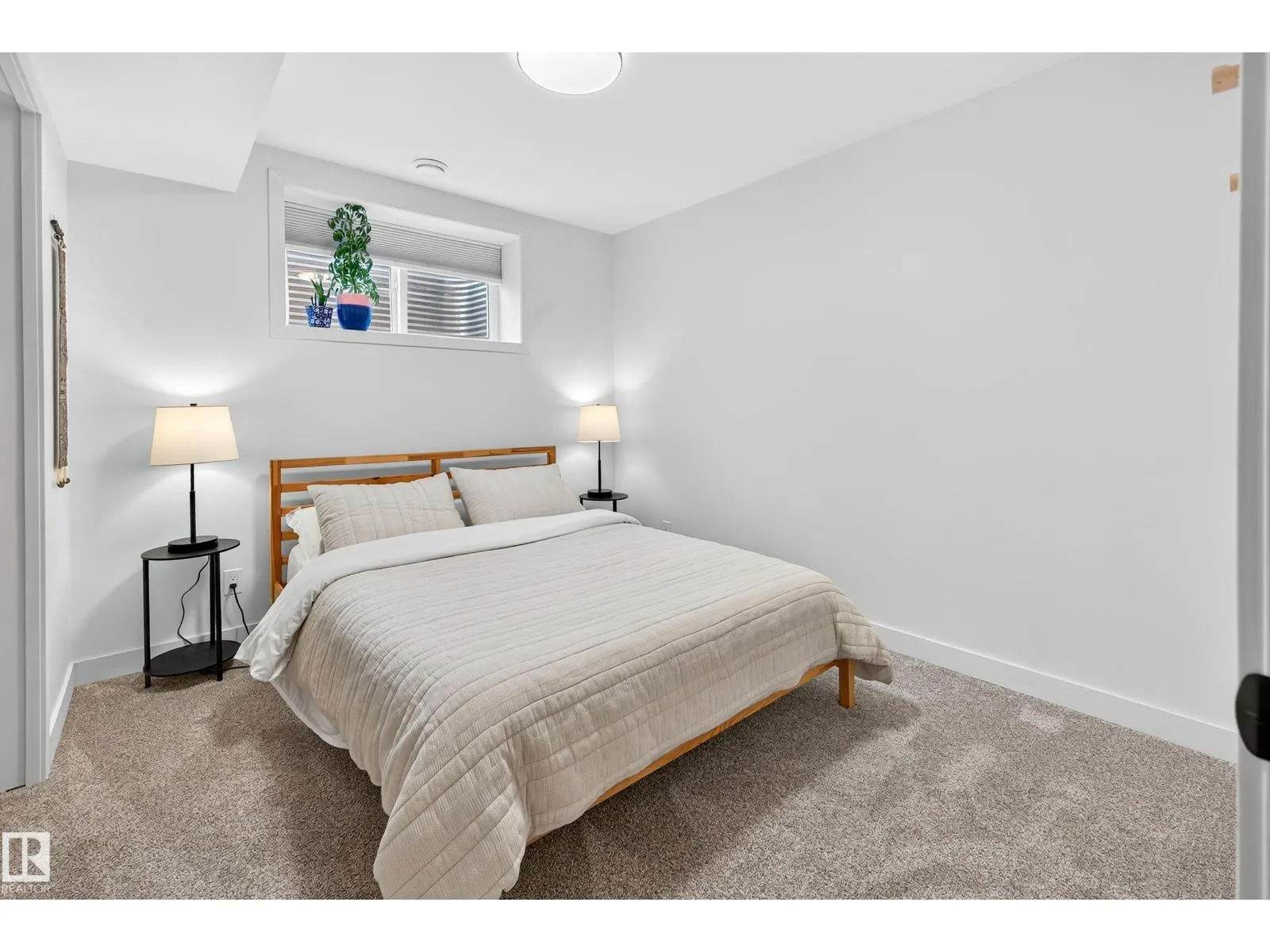 3847 CHRUSTAWKA PL SW