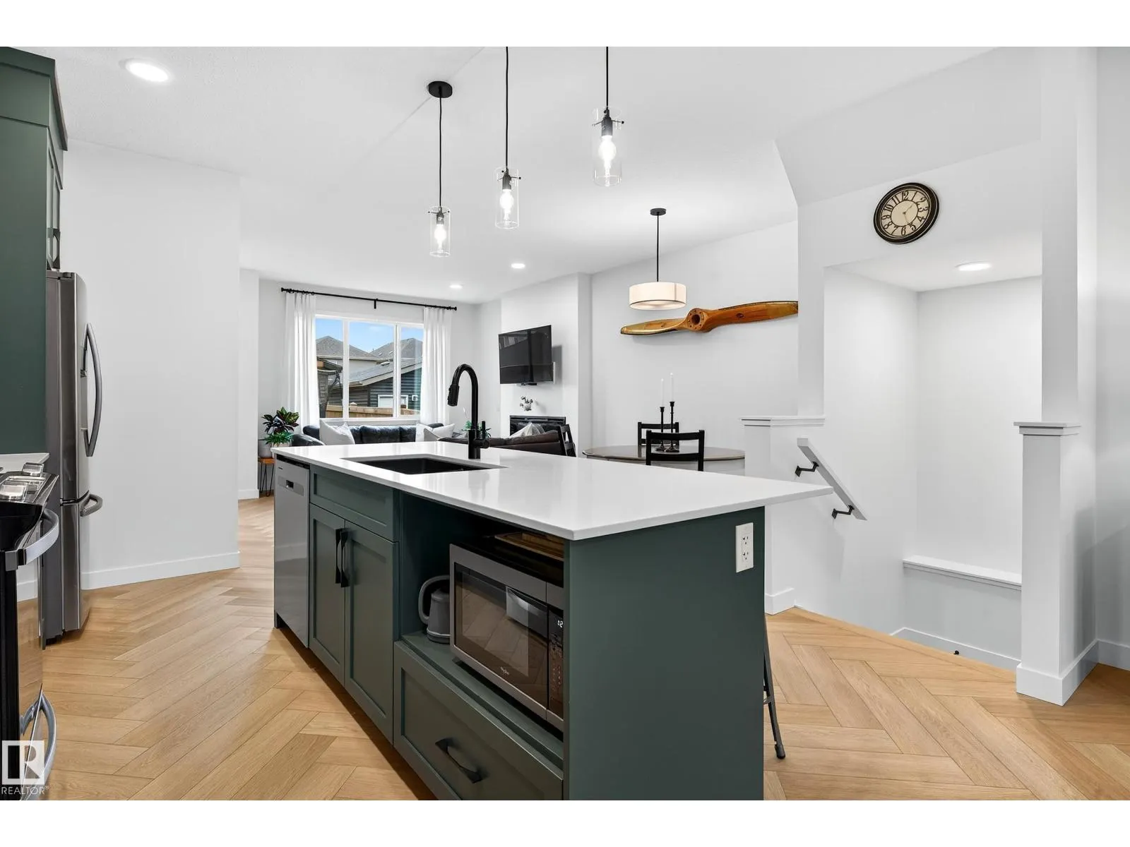 3847 CHRUSTAWKA PL SW