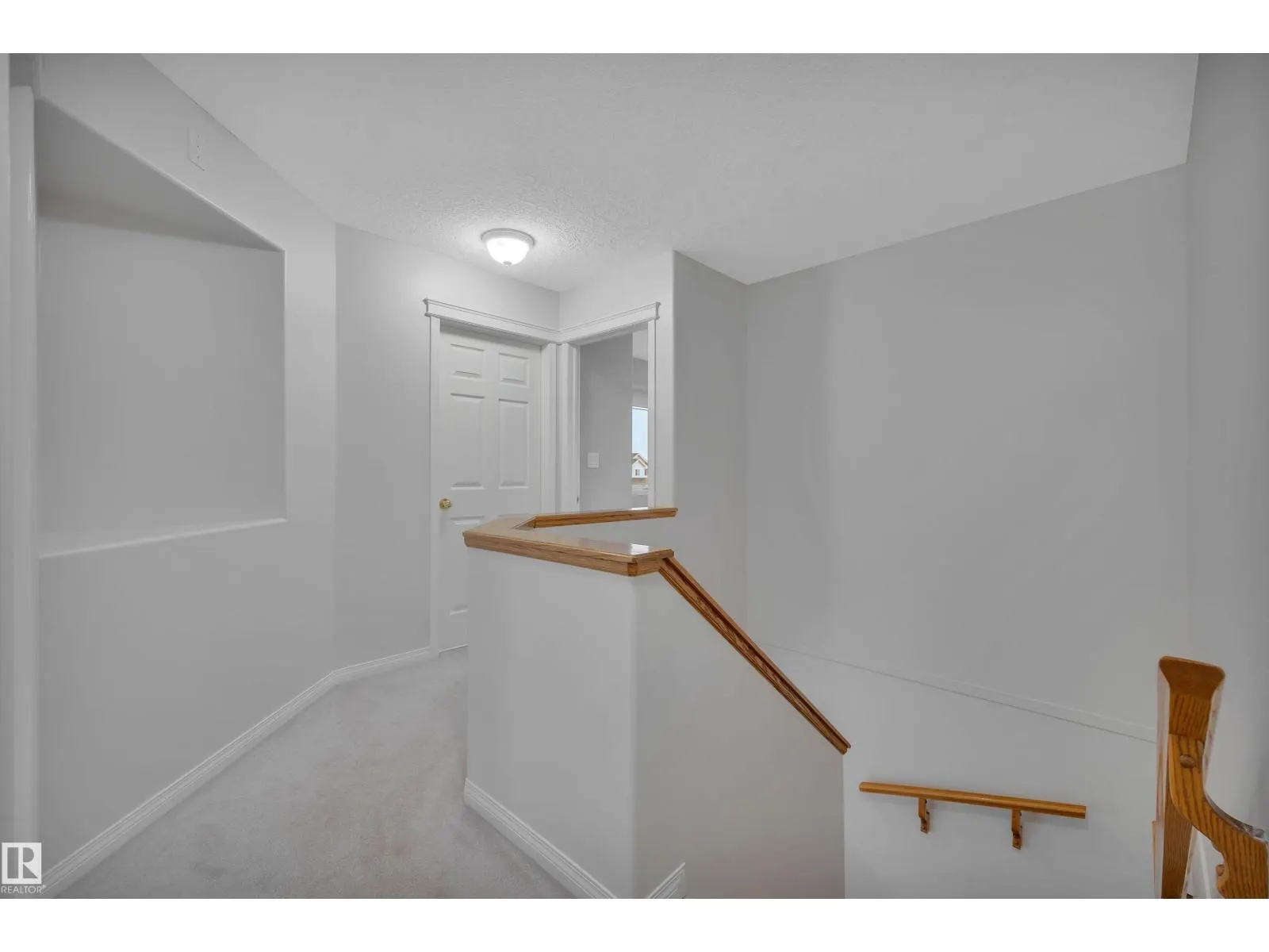 1330 118A ST NW