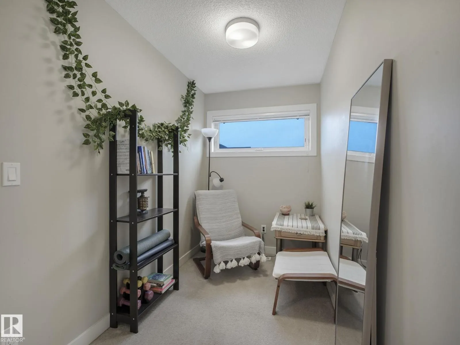 #124 2560 PEGASUS BV NW