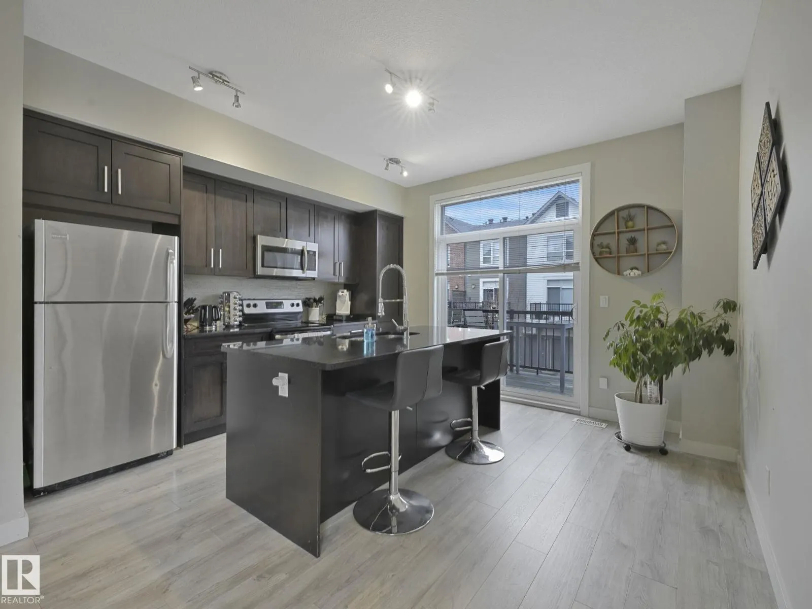 #124 2560 PEGASUS BV NW