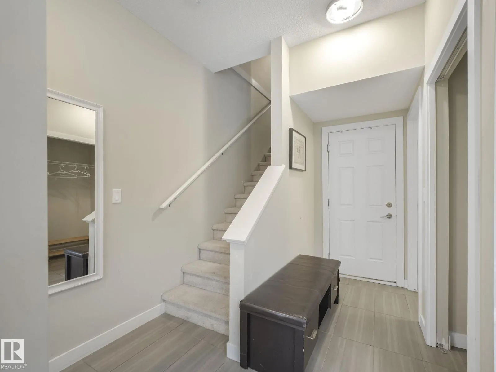 #124 2560 PEGASUS BV NW