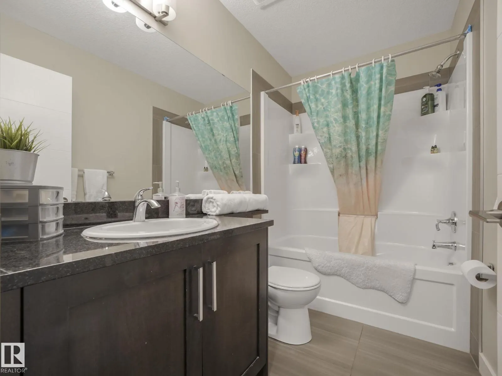 #124 2560 PEGASUS BV NW