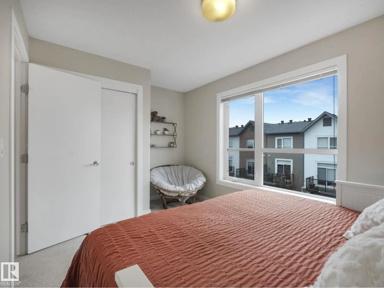 #124 2560 PEGASUS BV NW