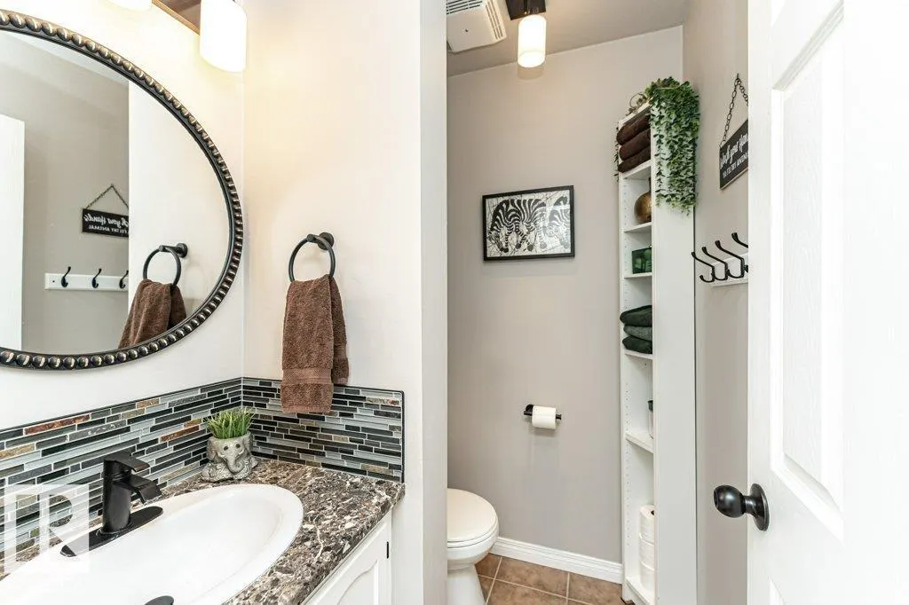 10944 Beaumaris RD NW NW