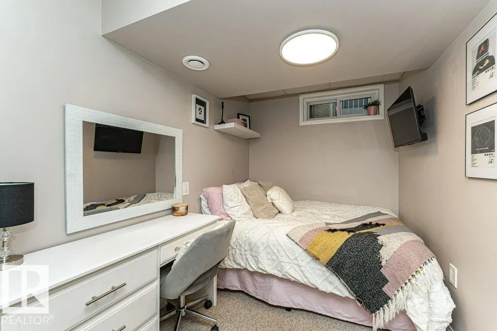 10944 Beaumaris RD NW NW