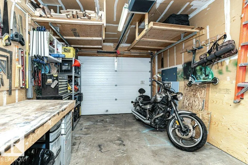 10944 Beaumaris RD NW NW