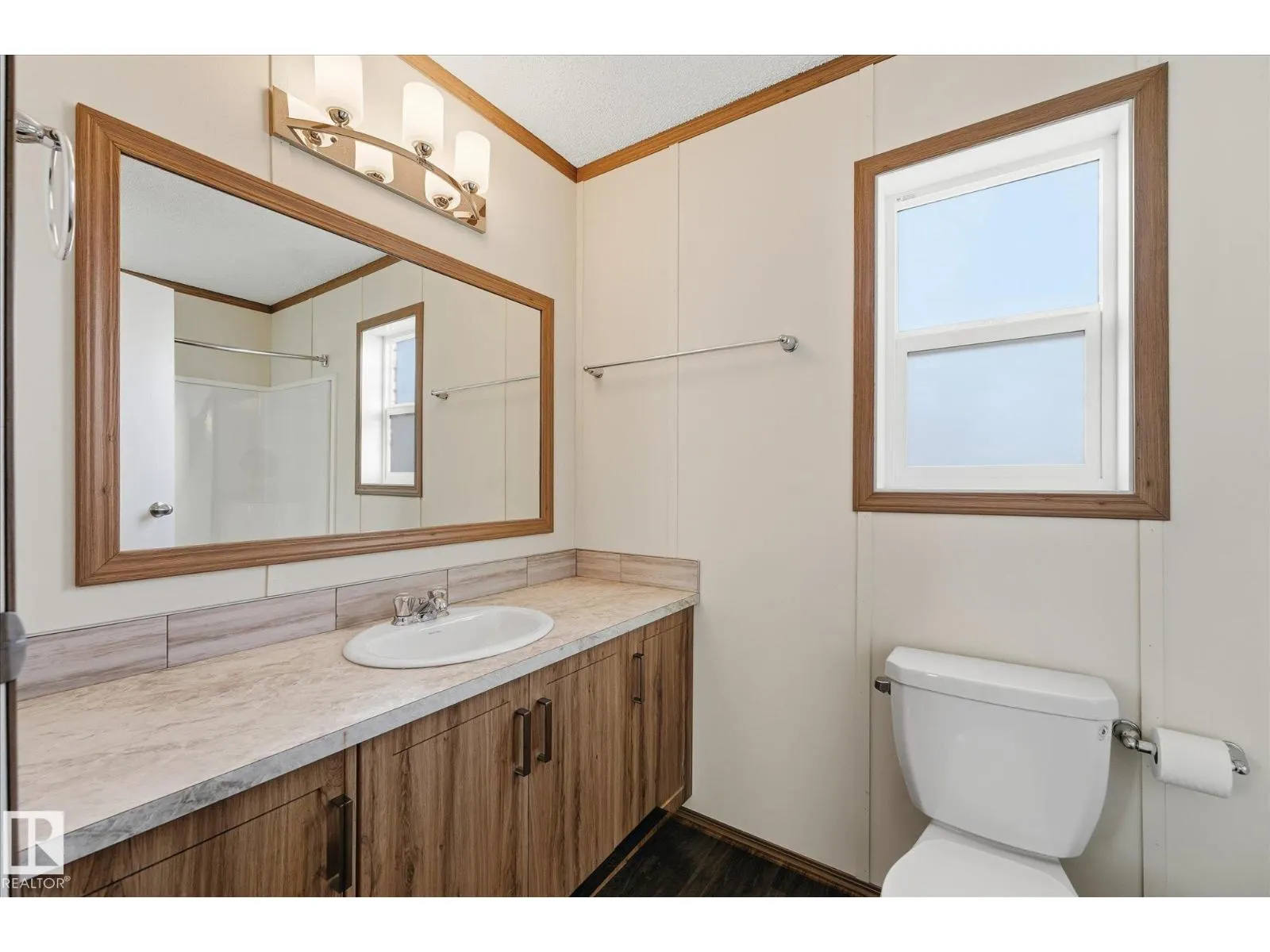 242 305 Calahoo Road