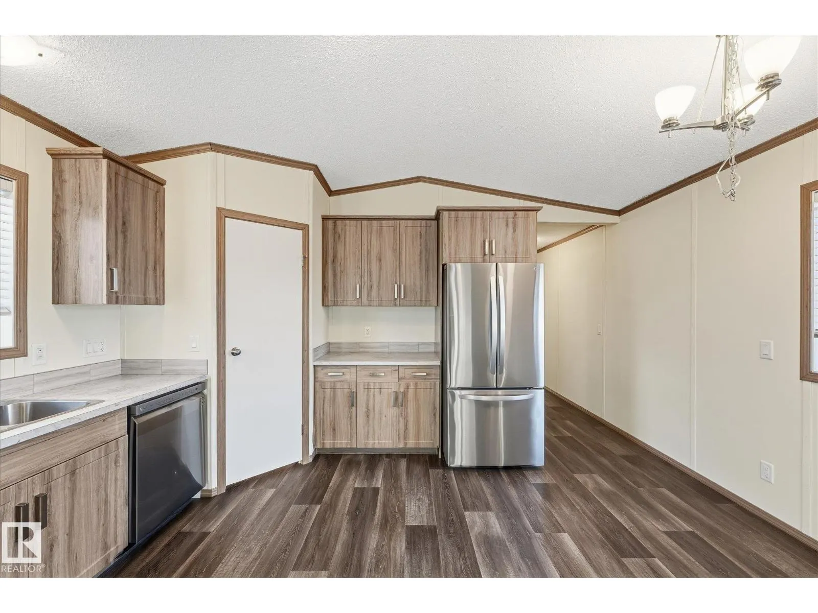 242 305 Calahoo Road