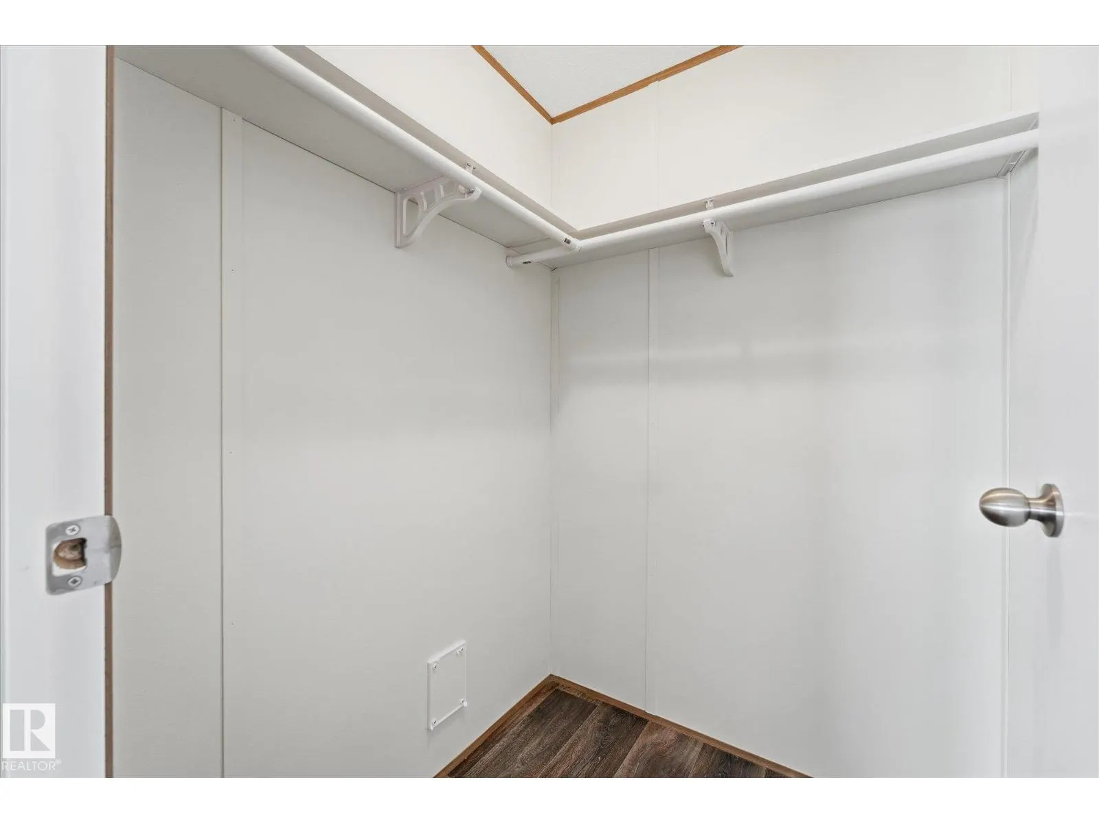 242 305 Calahoo Road