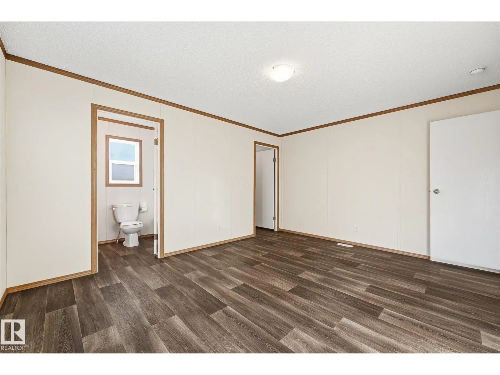 242 305 Calahoo Road