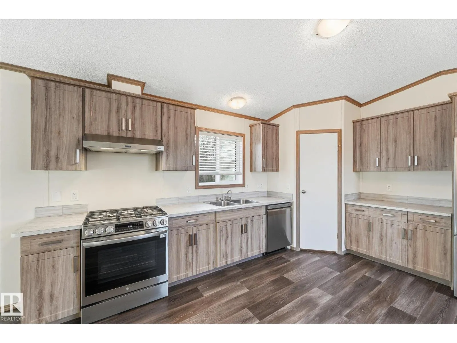 242 305 Calahoo Road