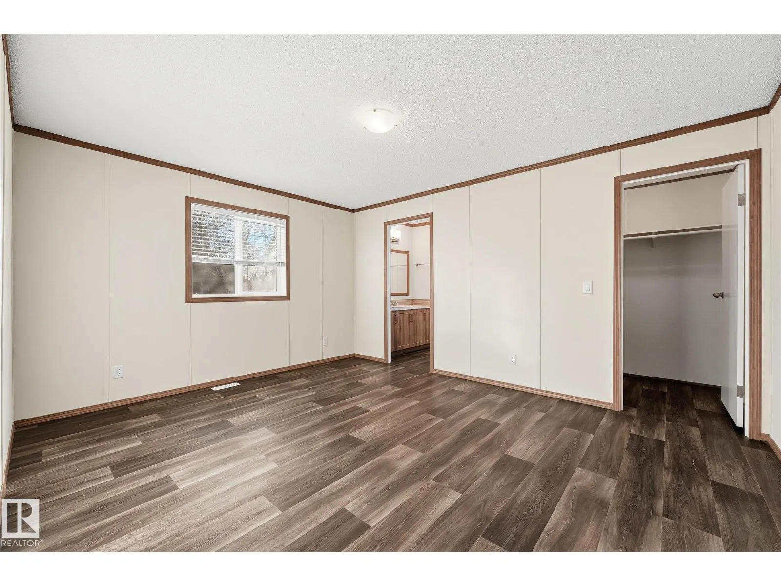 242 305 Calahoo Road