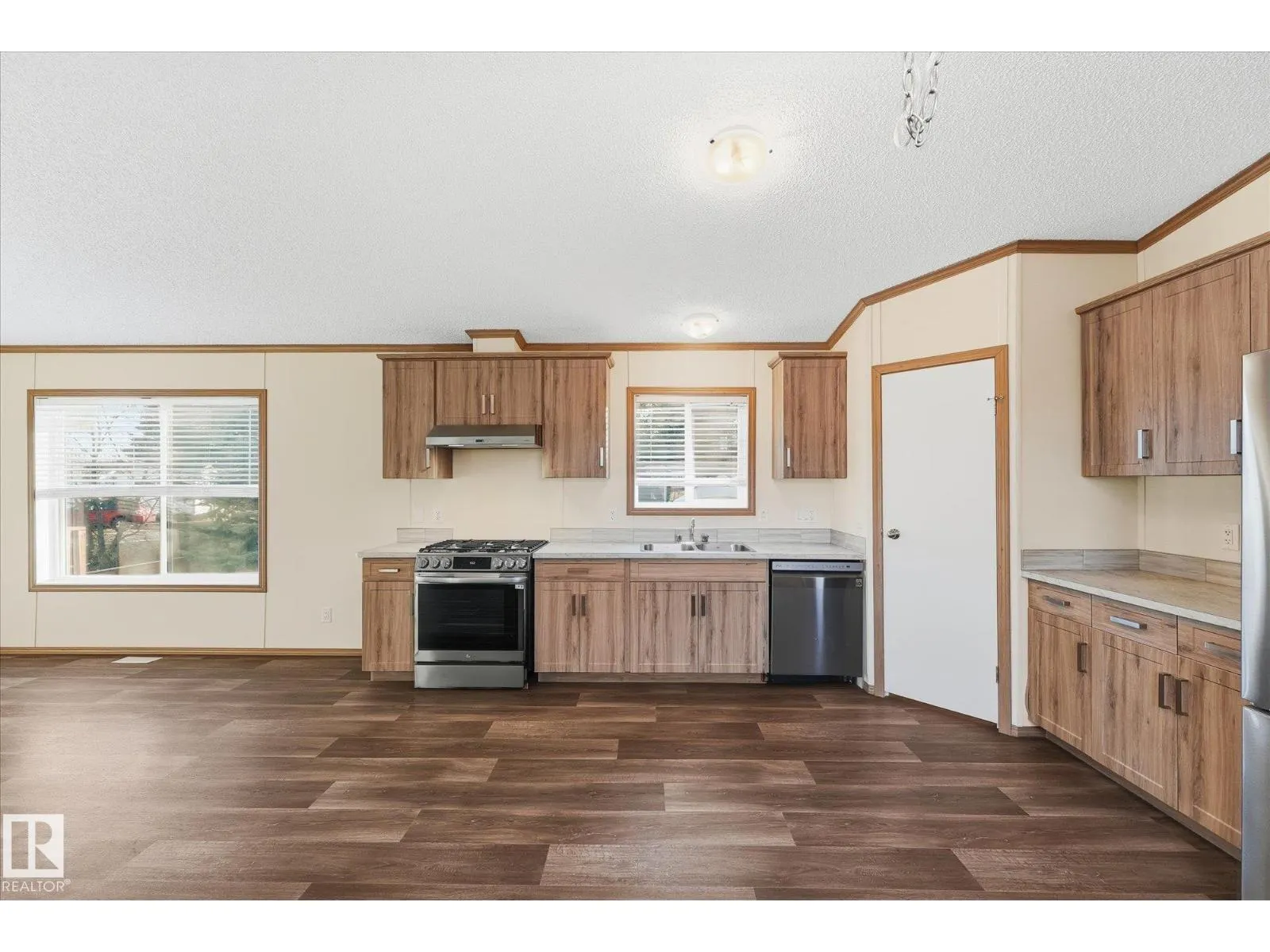 242 305 Calahoo Road