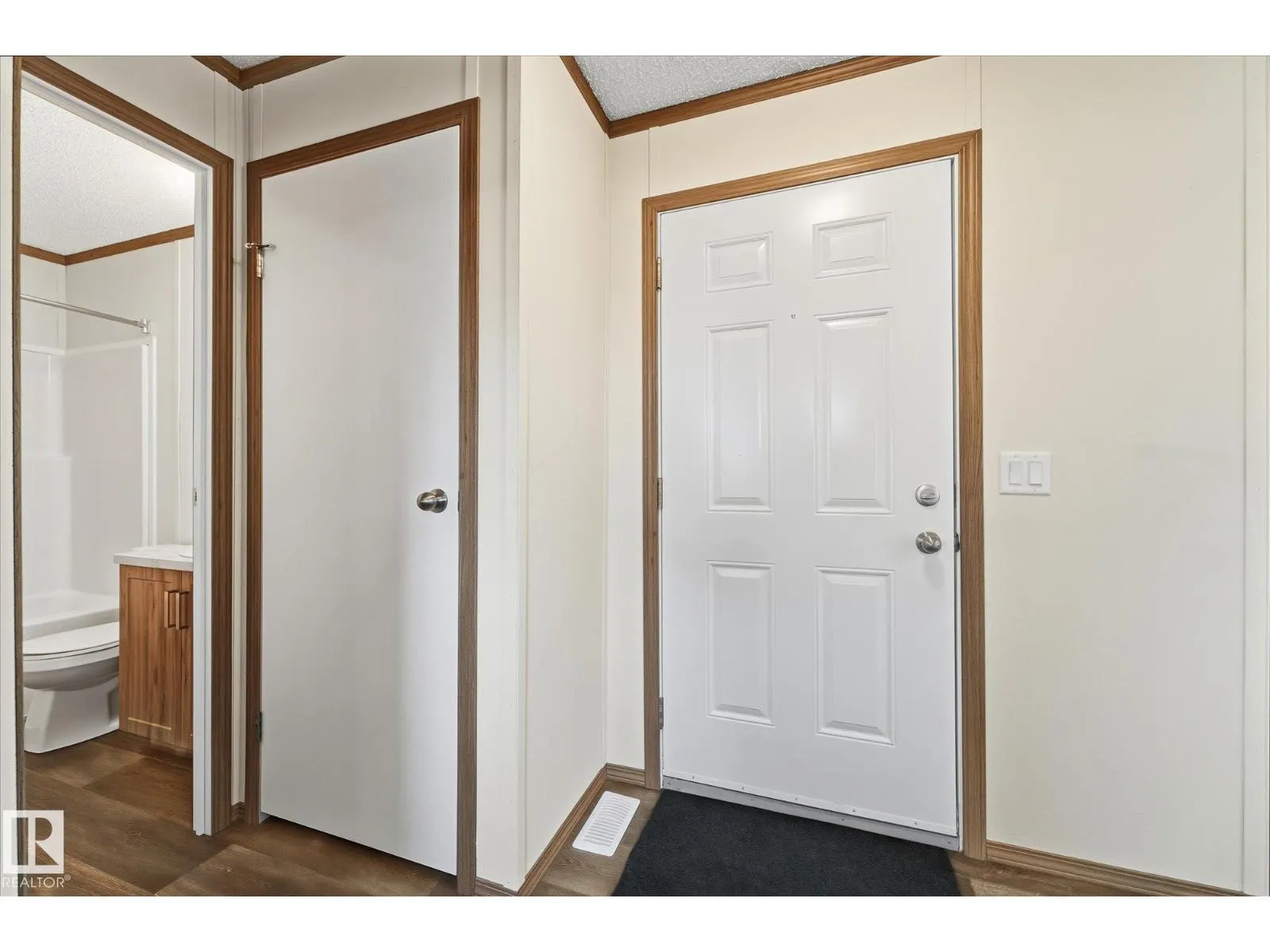 242 305 Calahoo Road