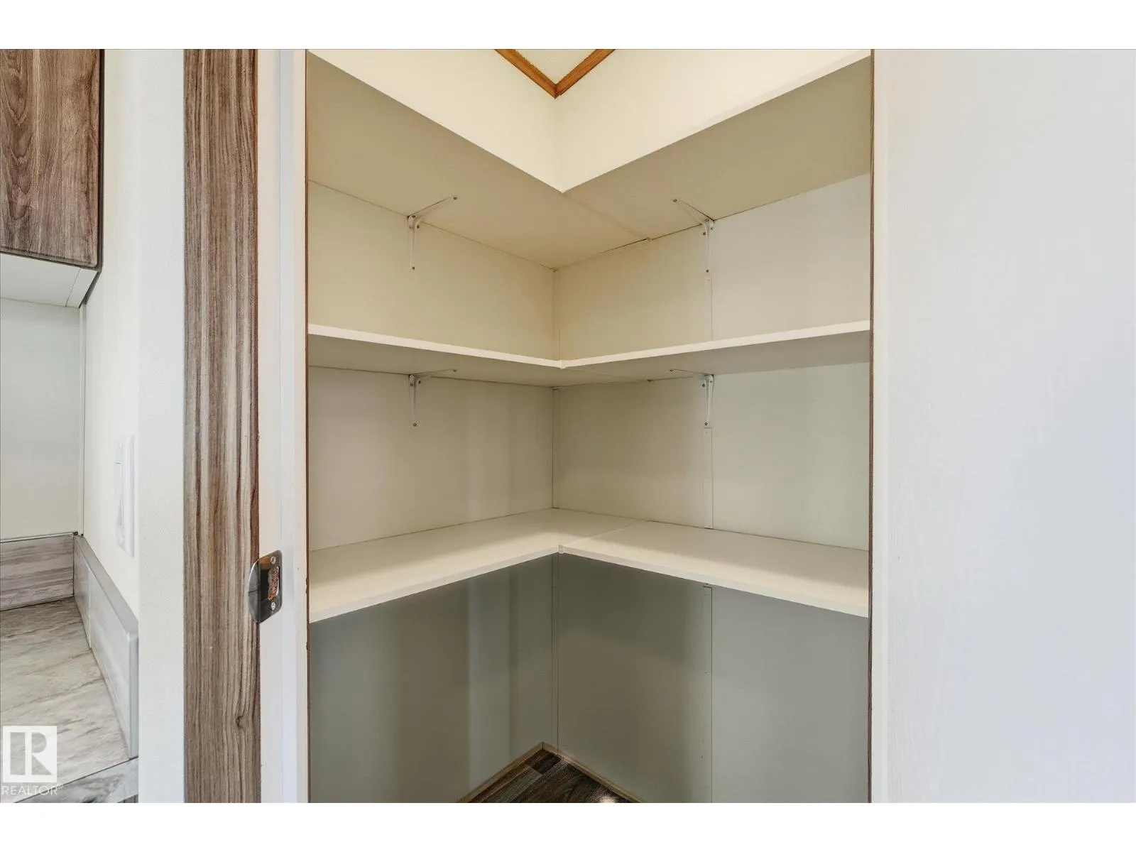 242 305 Calahoo Road