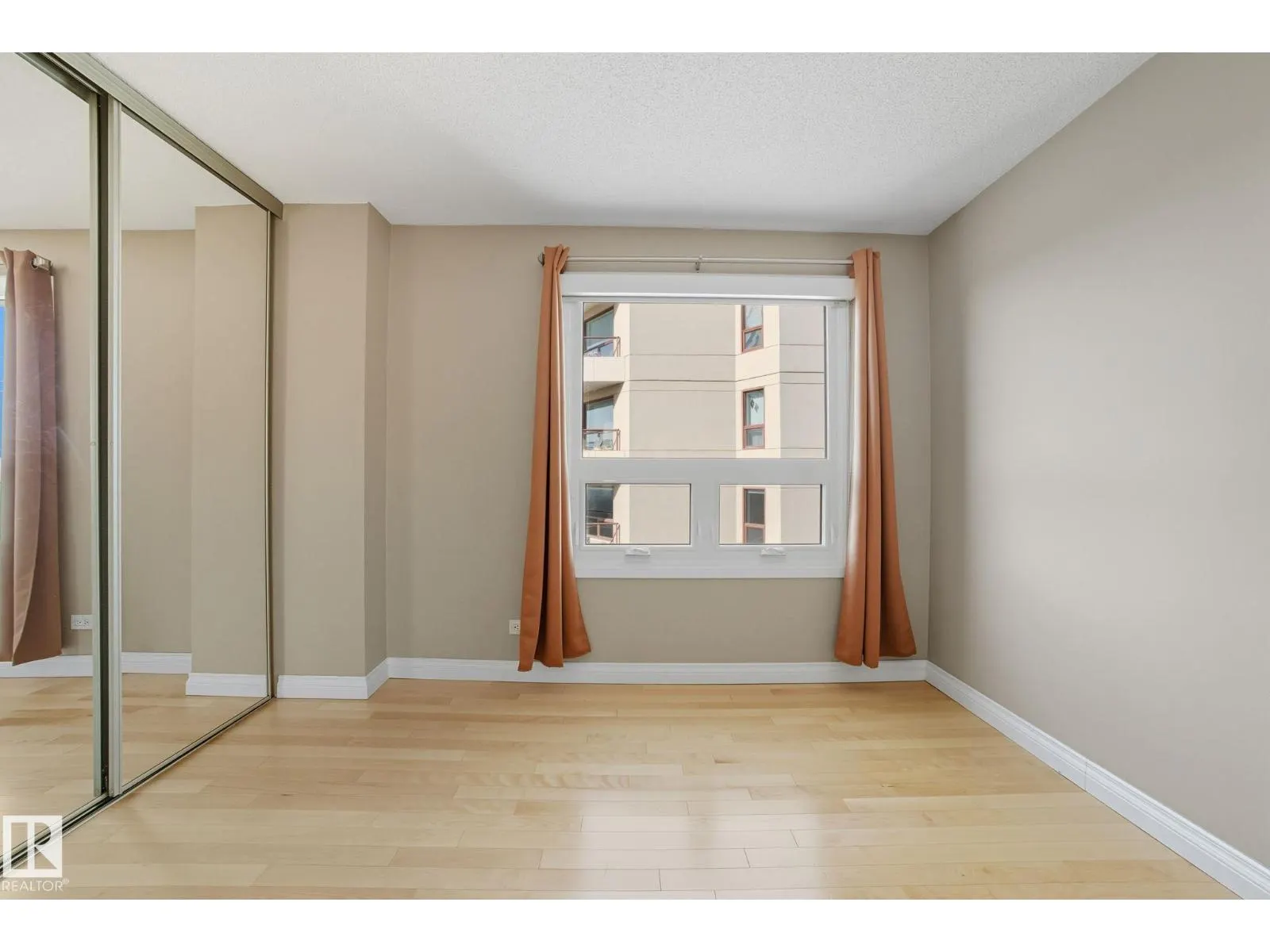 #1602 12303 Jasper AV NW NW