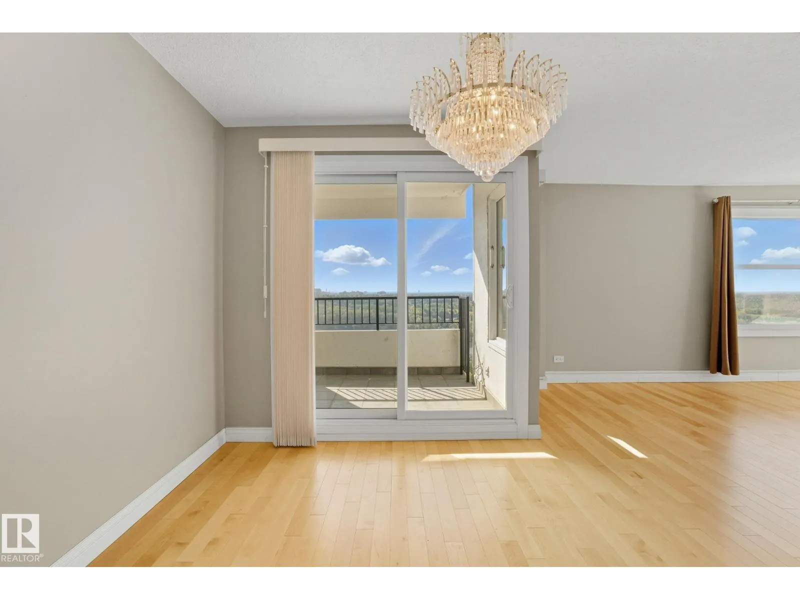 #1602 12303 Jasper AV NW NW