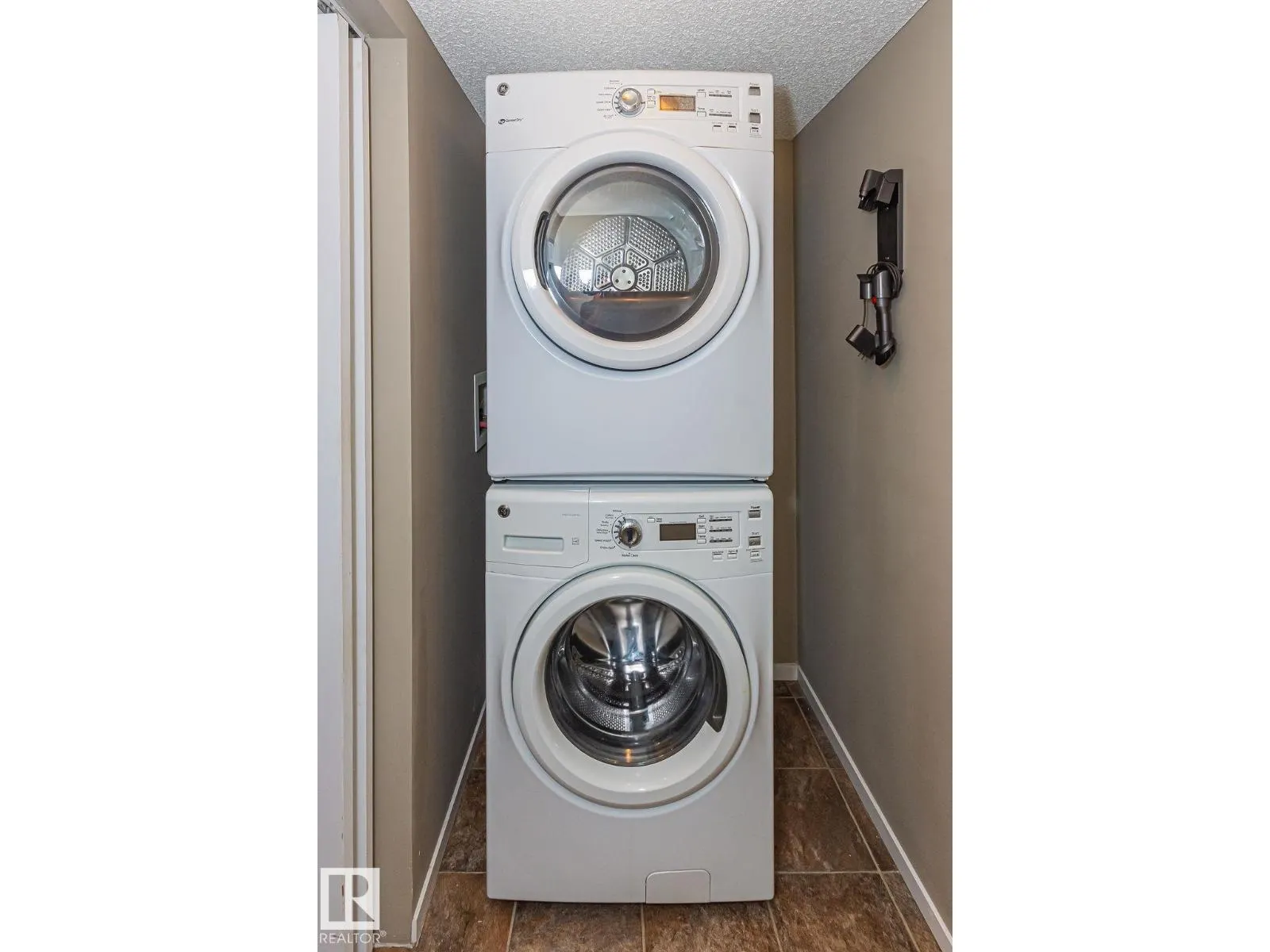 #421 5370 CHAPPELLE RD SW