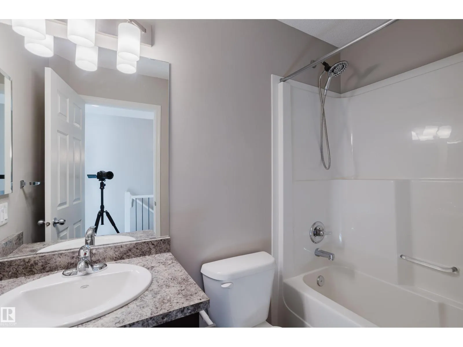 #47 7385 EDGEMONT WY NW NW