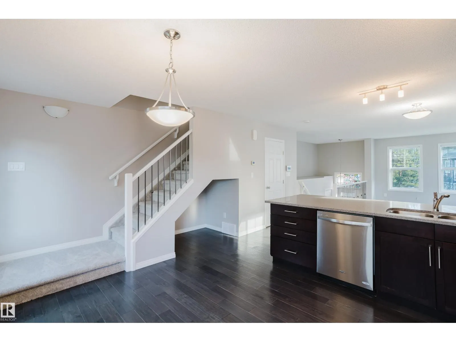 #47 7385 EDGEMONT WY NW NW