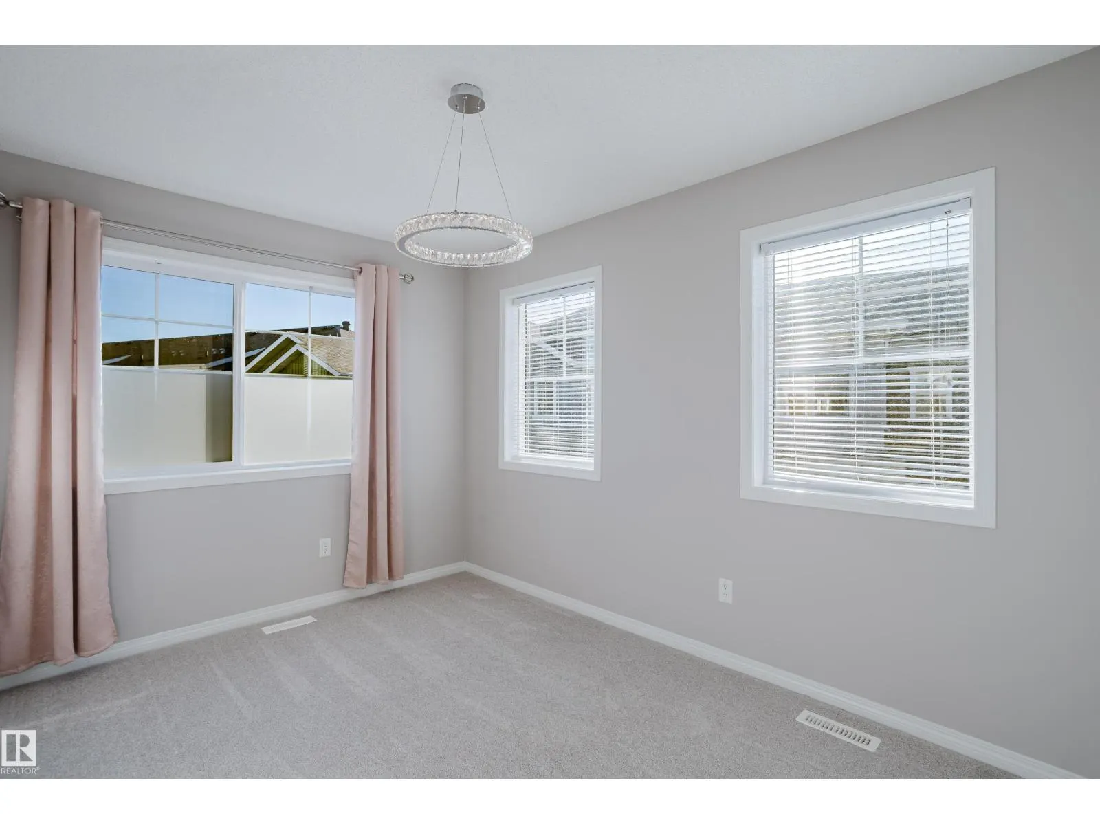 #47 7385 EDGEMONT WY NW NW