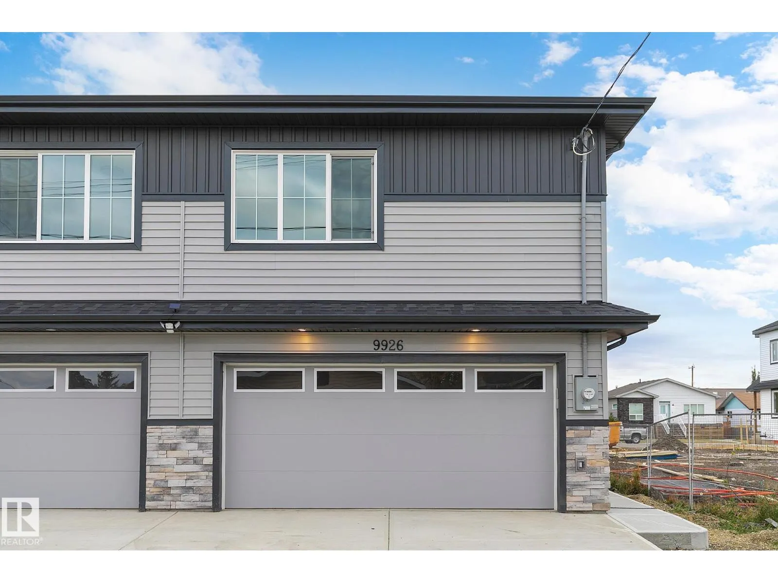 9926 9928 157 ST NW