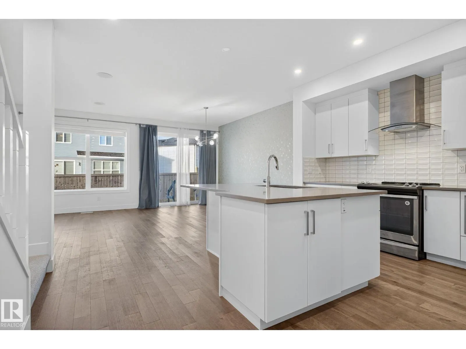 1096 SECORD PROMENADE NW