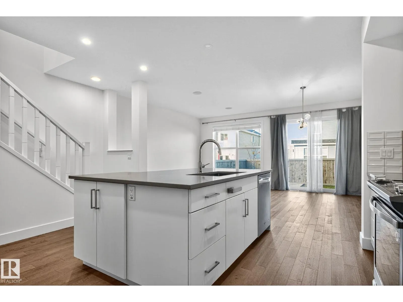 1096 SECORD PROMENADE NW