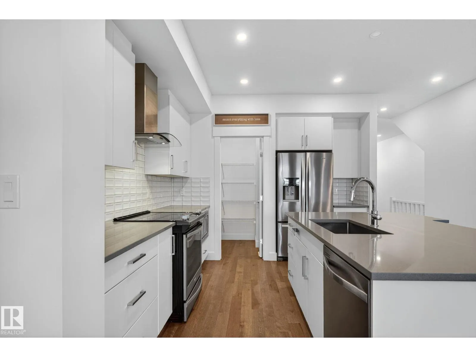 1096 SECORD PROMENADE NW