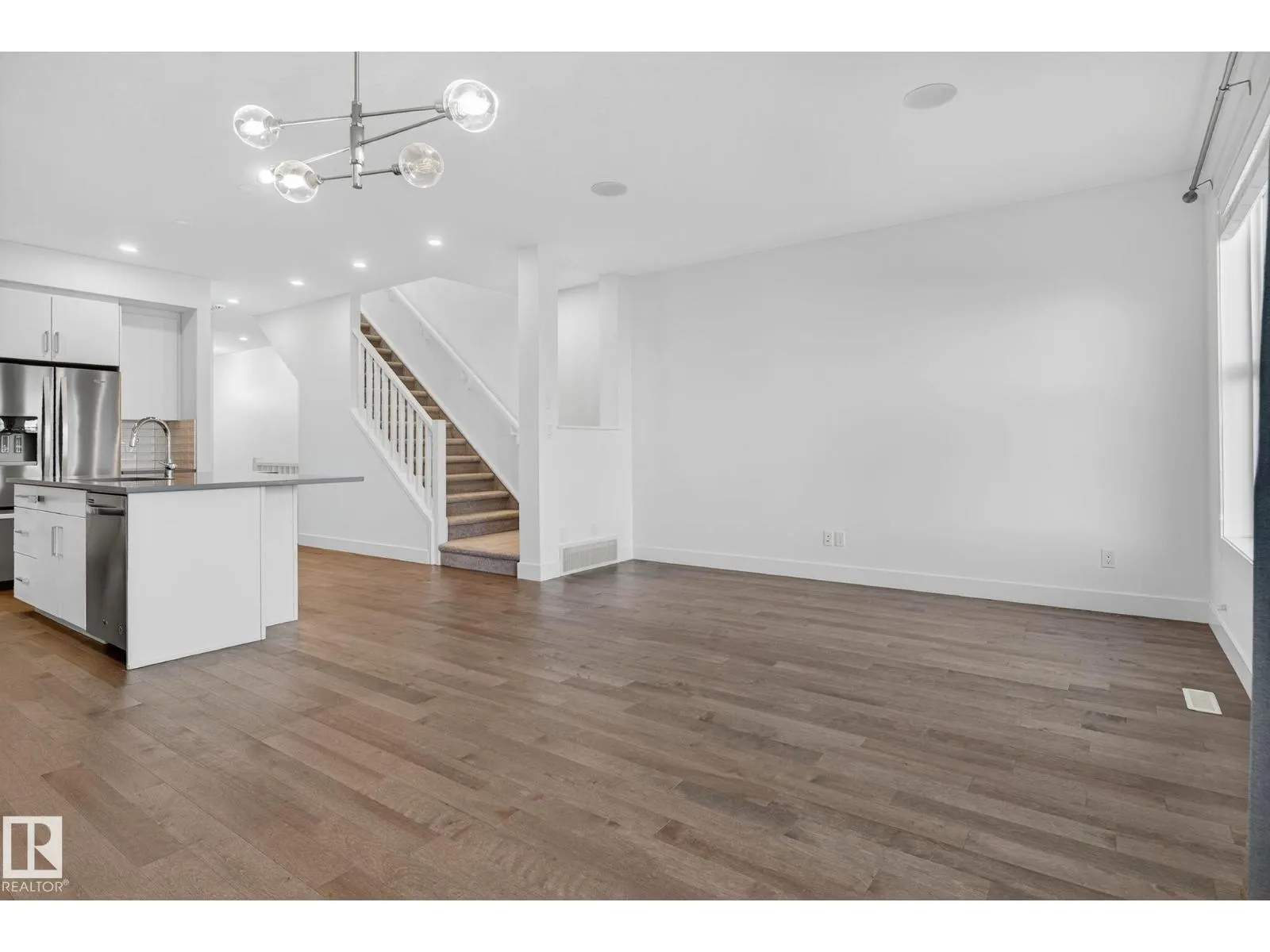 1096 SECORD PROMENADE NW