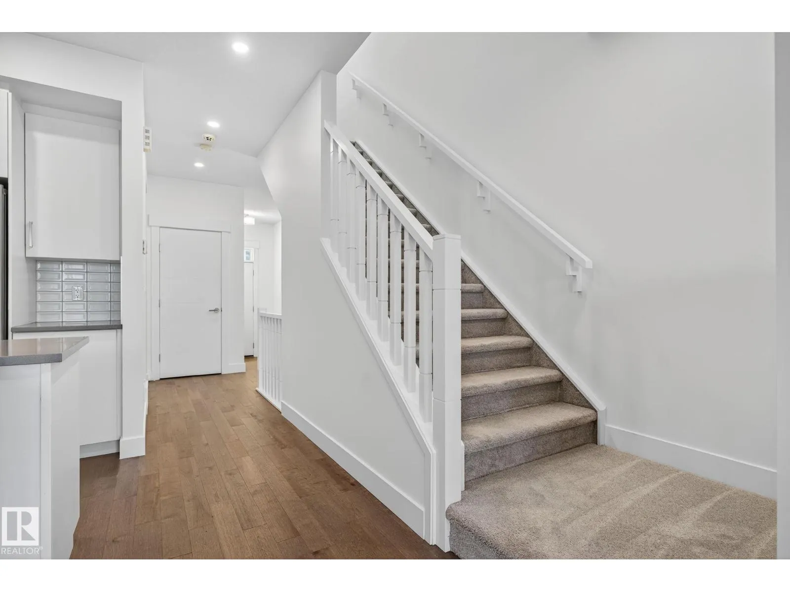 1096 SECORD PROMENADE NW