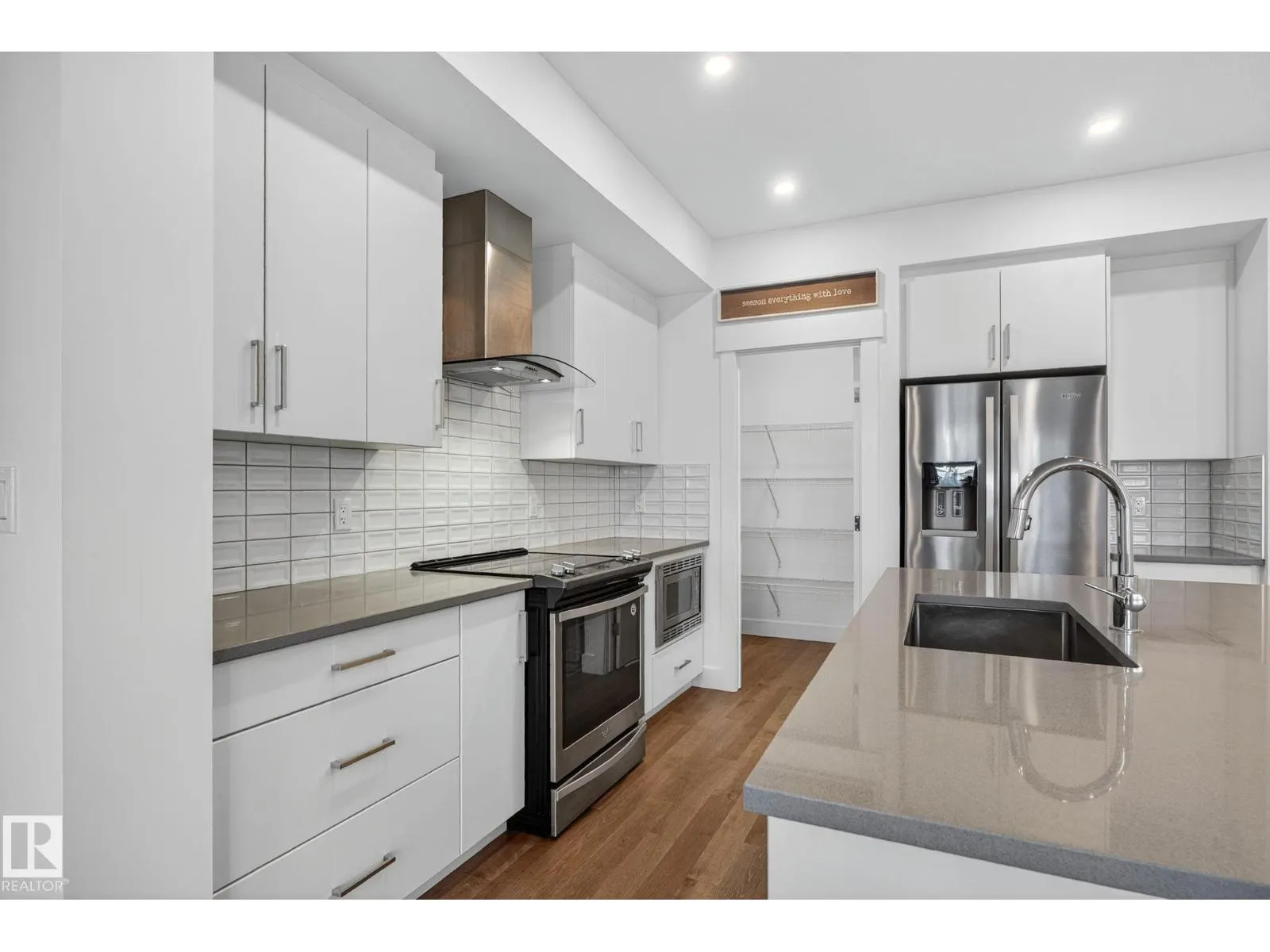 1096 SECORD PROMENADE NW