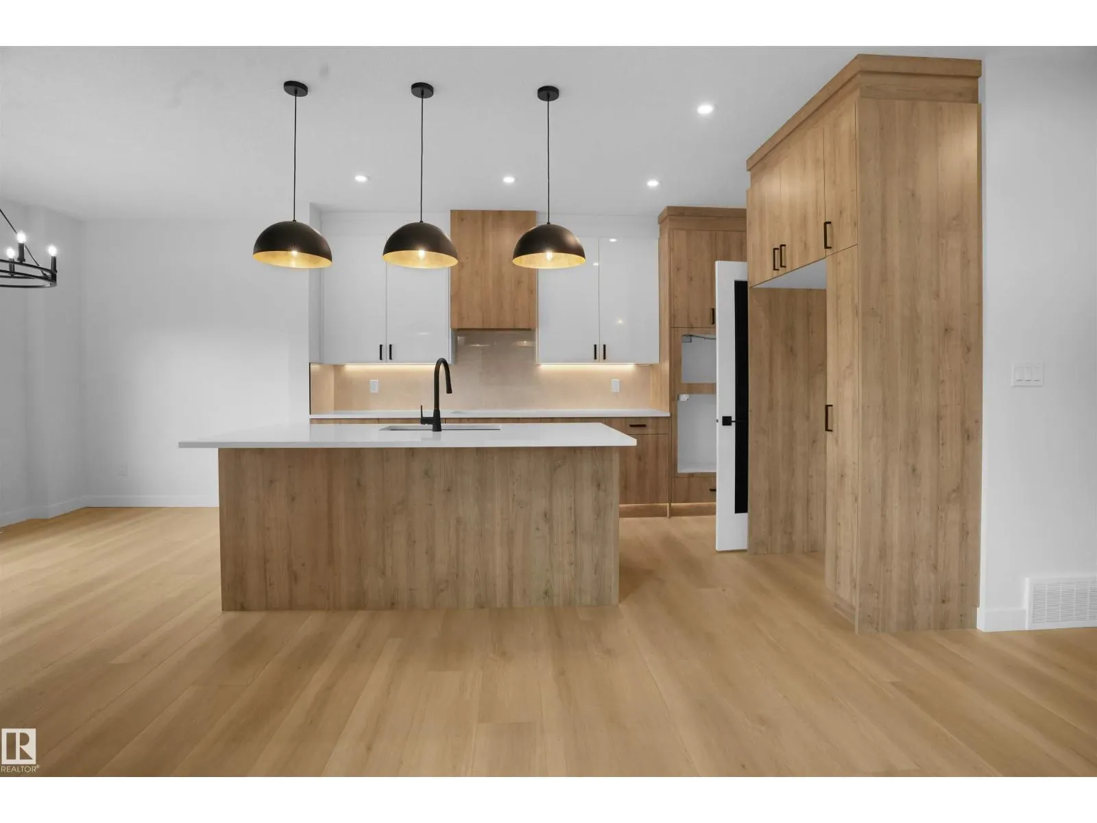 987 Elderberry Landing NW