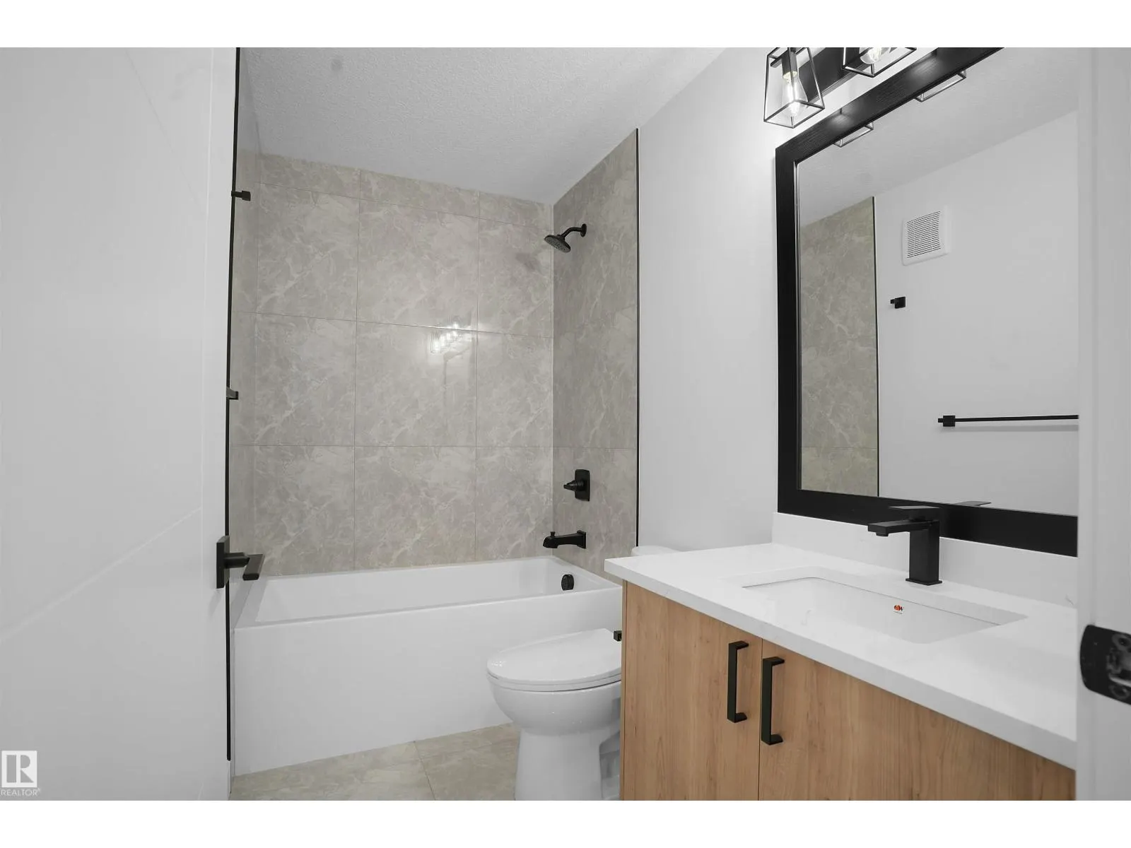 987 Elderberry Landing NW