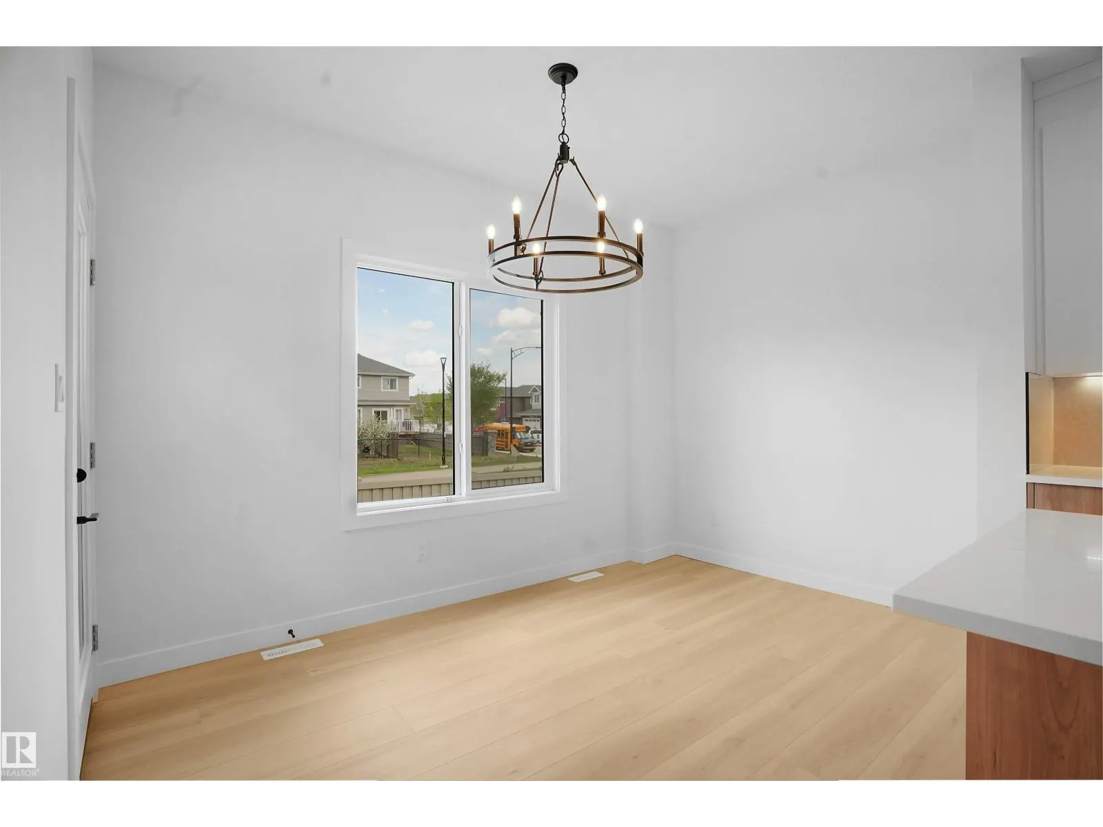 987 Elderberry Landing NW