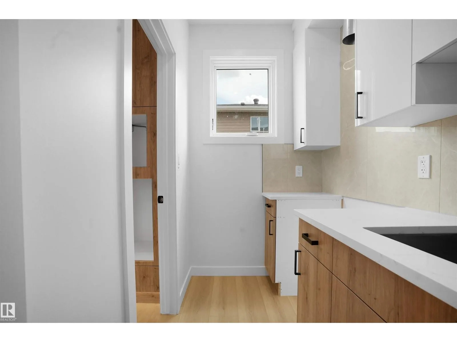 987 Elderberry Landing NW