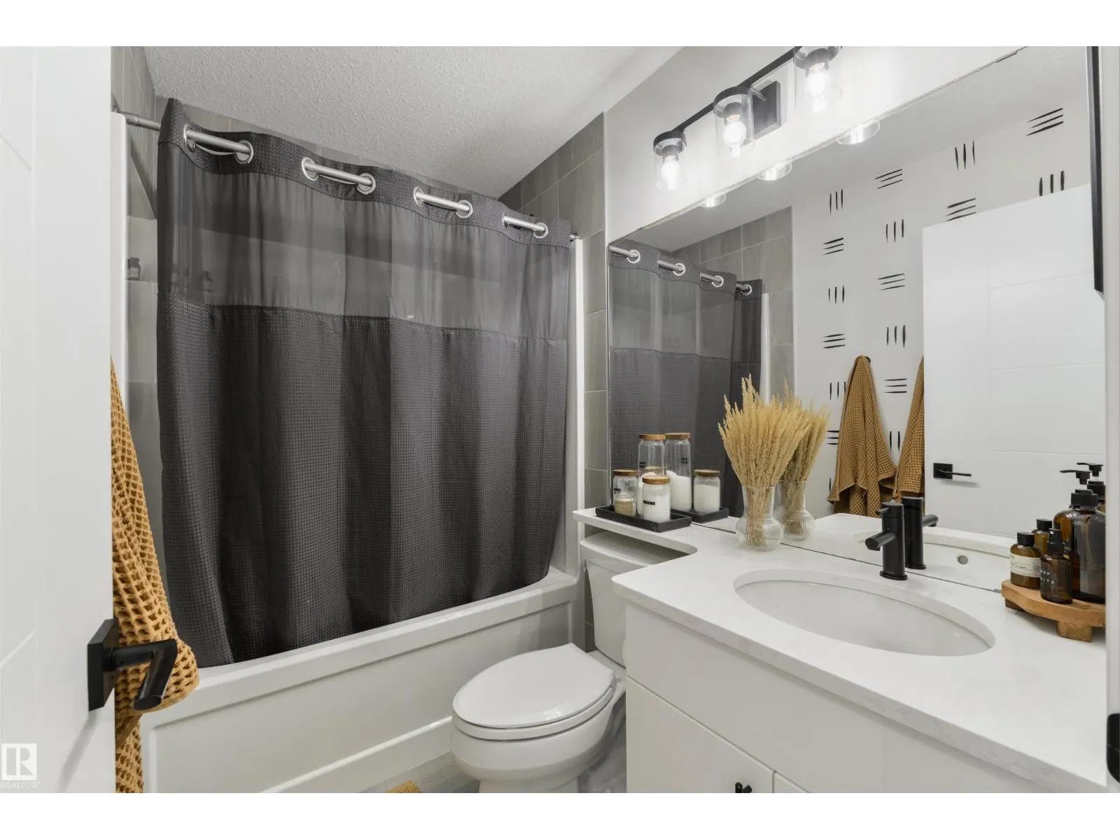 8273 CHAPPELLE WY SW