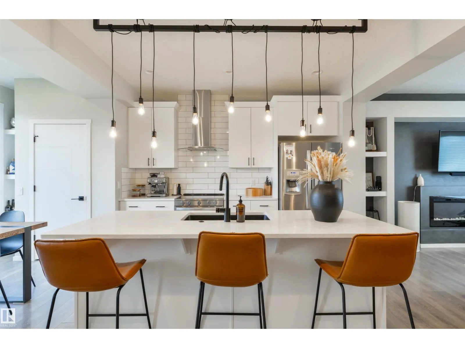 8273 CHAPPELLE WY SW