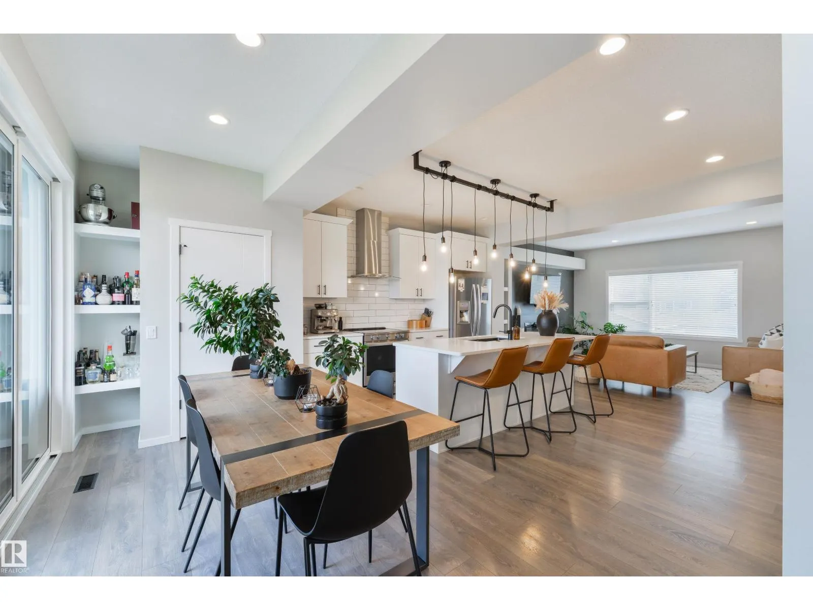 8273 CHAPPELLE WY SW