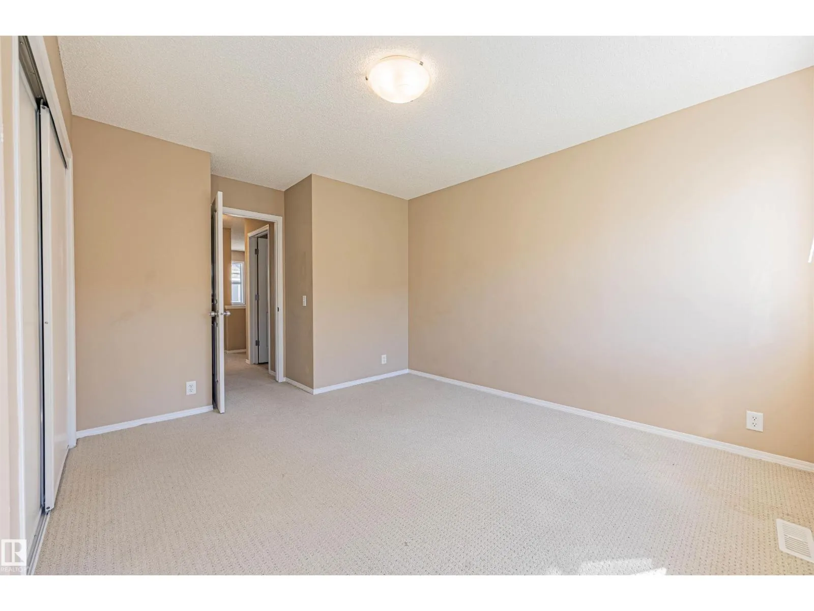 #150 5604 199 ST NW