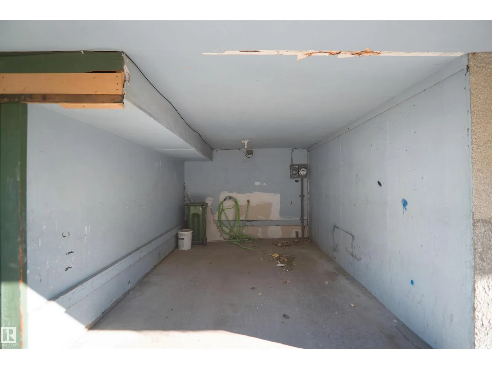 887 ABBOTTSFIELD RD NW