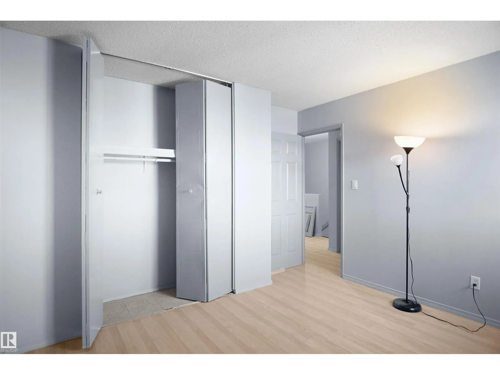 887 ABBOTTSFIELD RD NW