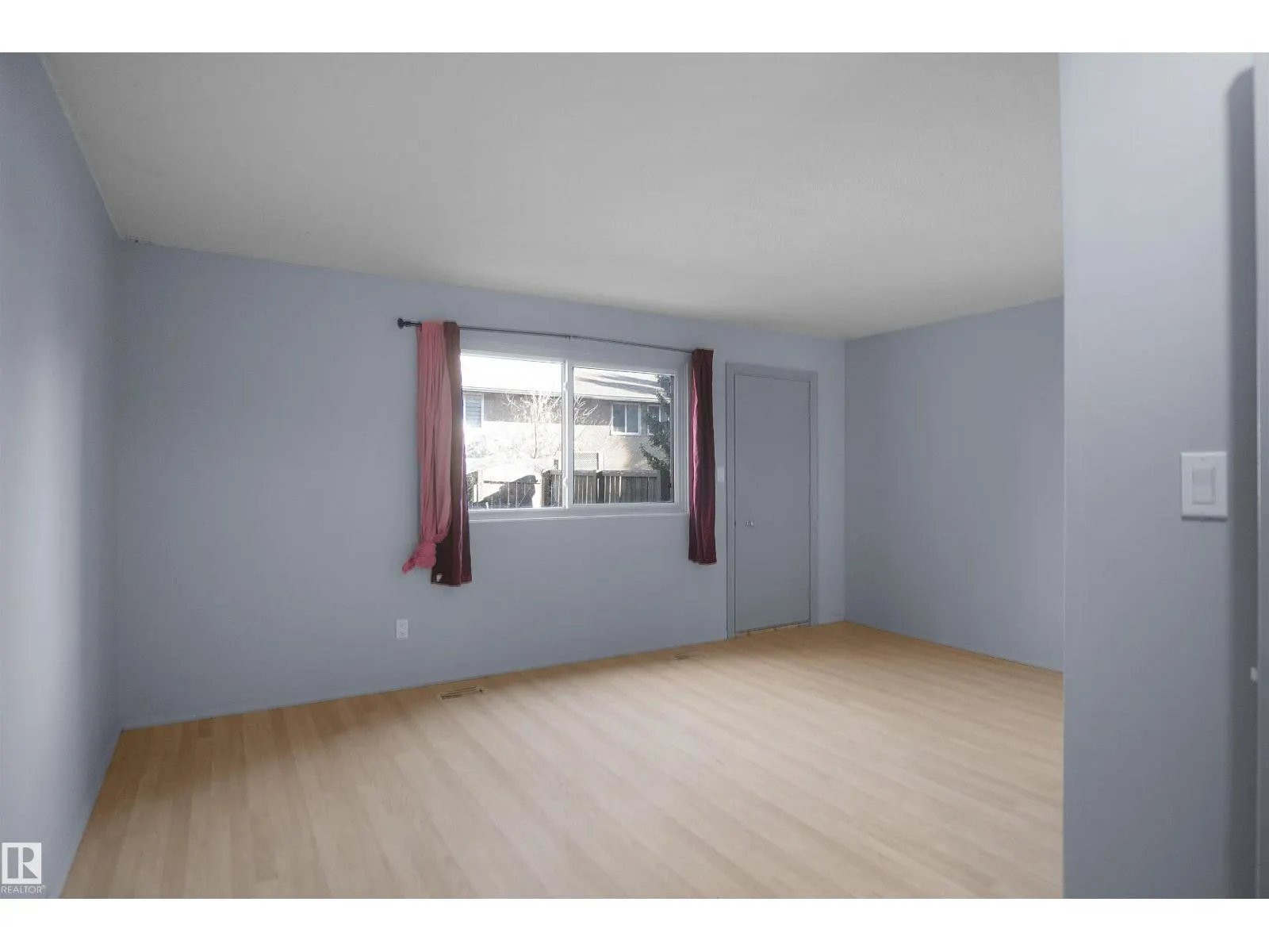 887 ABBOTTSFIELD RD NW