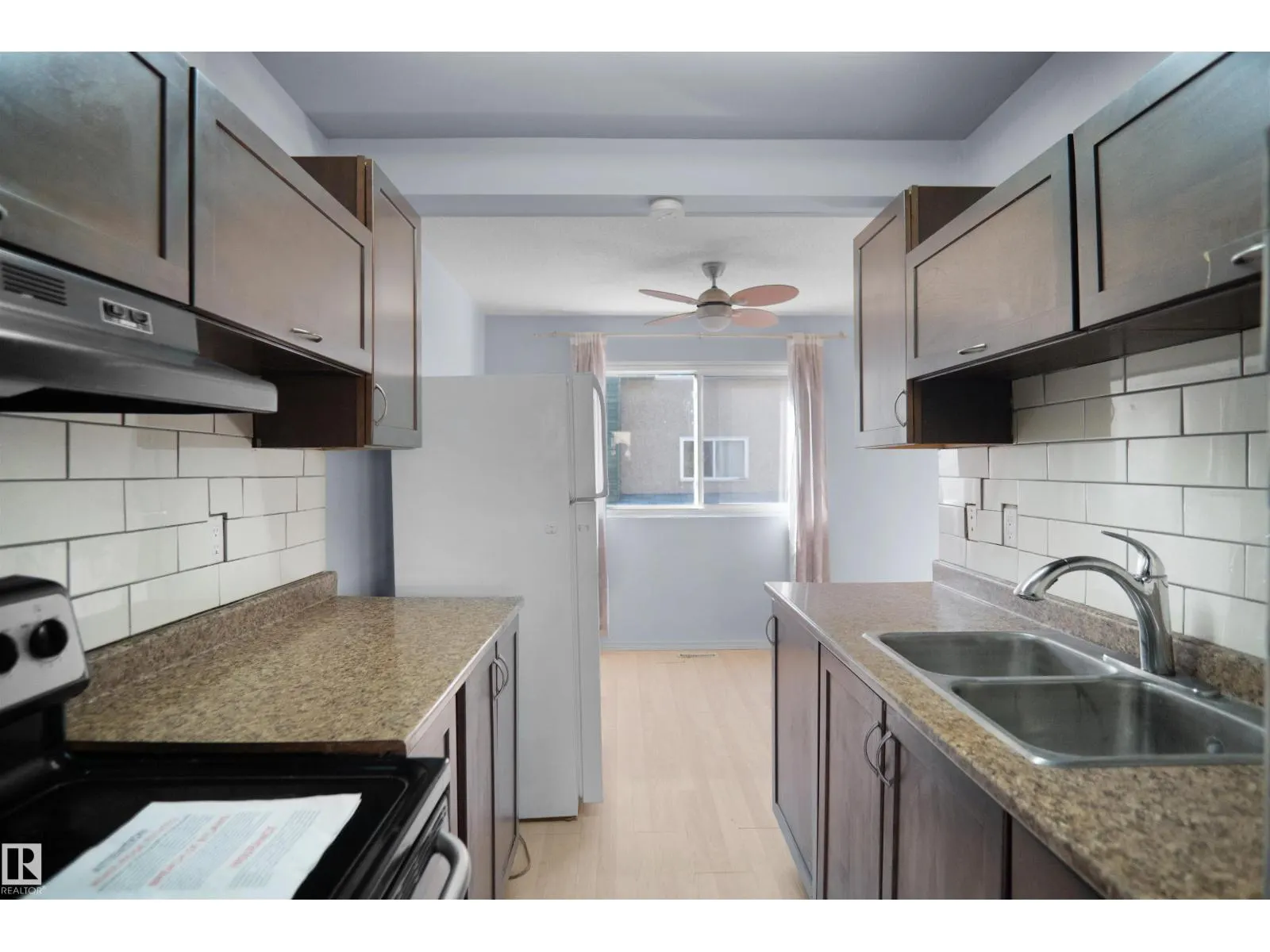 887 ABBOTTSFIELD RD NW